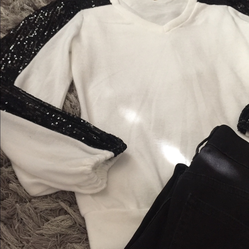 LS beautiful top💕 - Picture 5 of 16